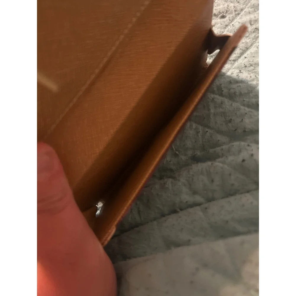 Wolf Graphic Suitcase‎ Style Bifold Wallet Brown Tan Faux Leather Snap Closure